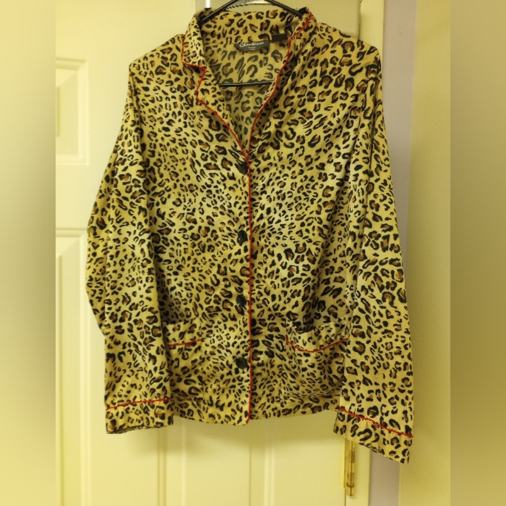 chanteuse leopard print pajama top